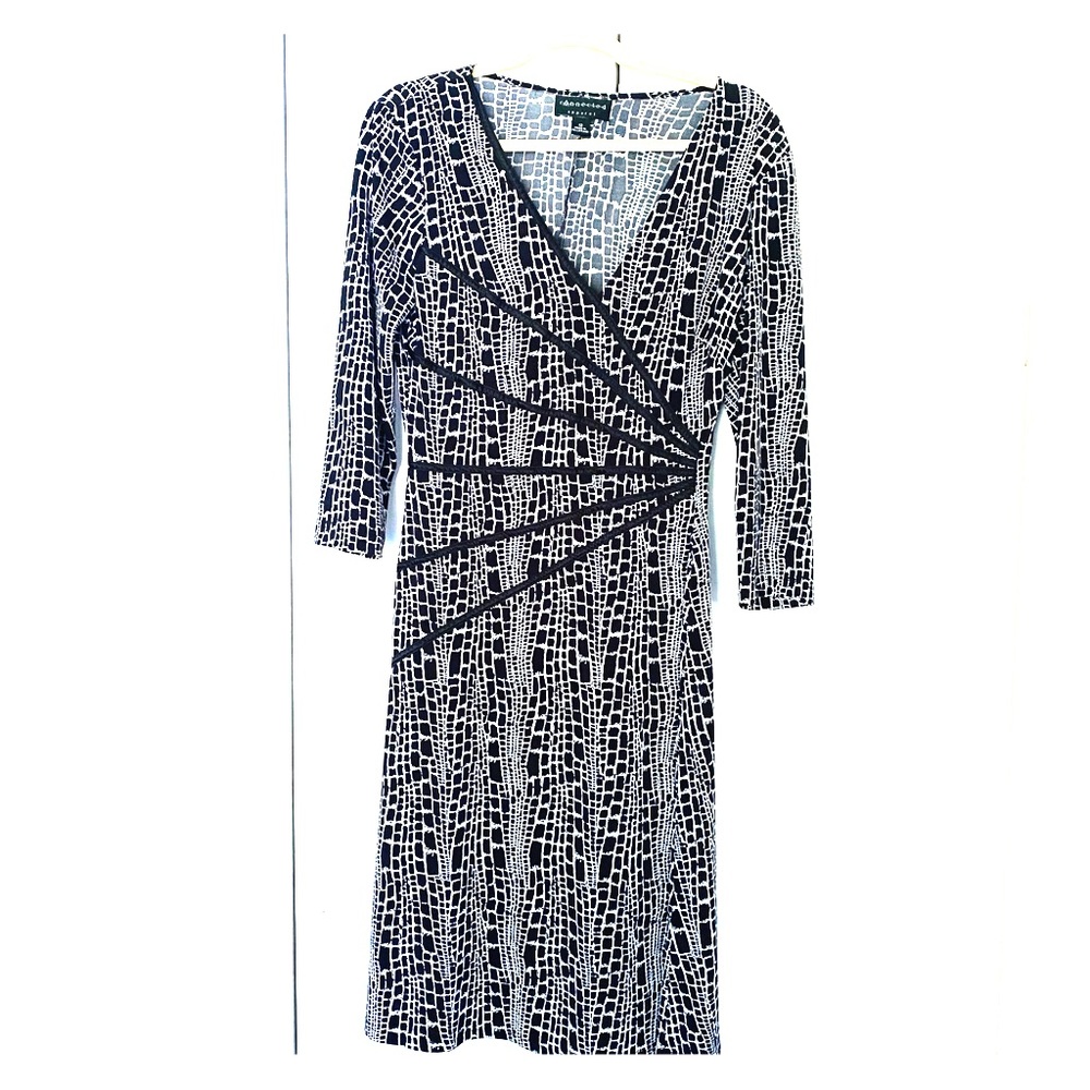 Connected  dress. 3/4 sleeve. Size 12